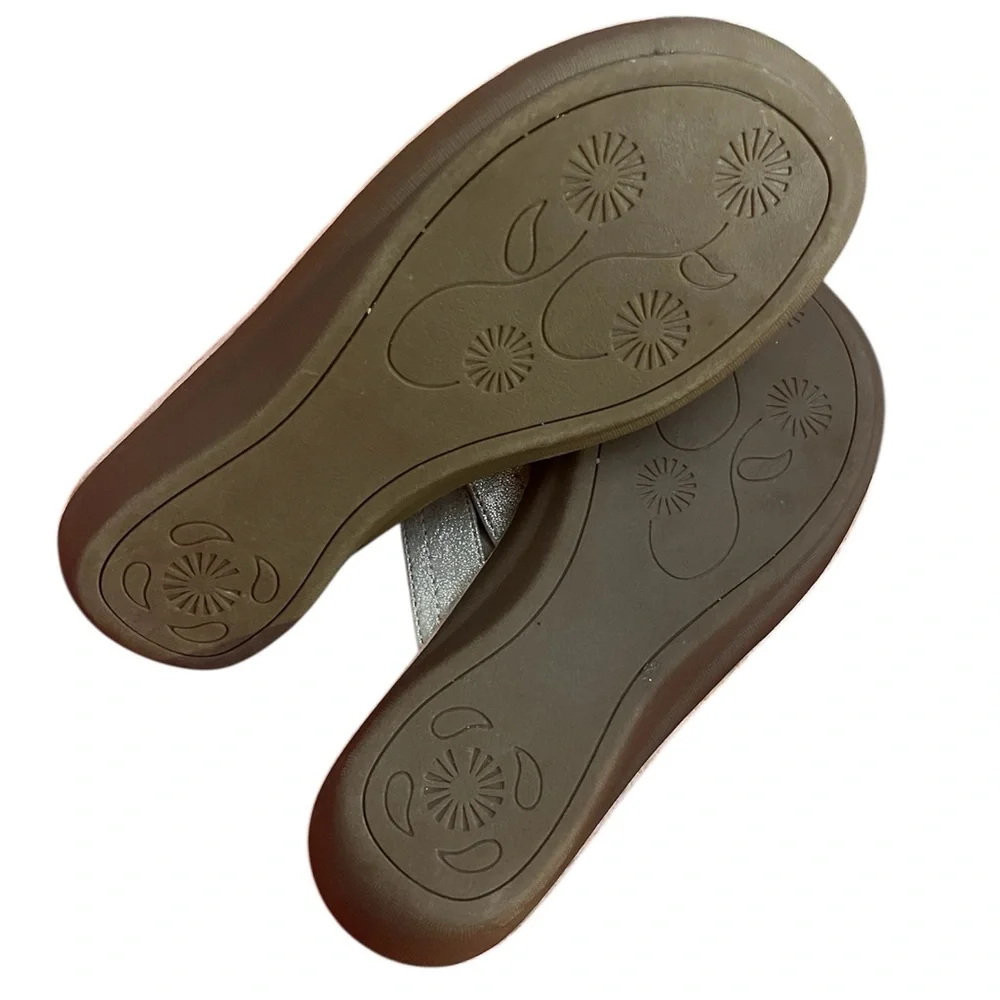 Cliffs by WHITE MOUNTAIN Silver Sandals with Floral Embellishments